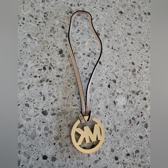 Michael Kors Hang Tag  - Picture 7 of 8